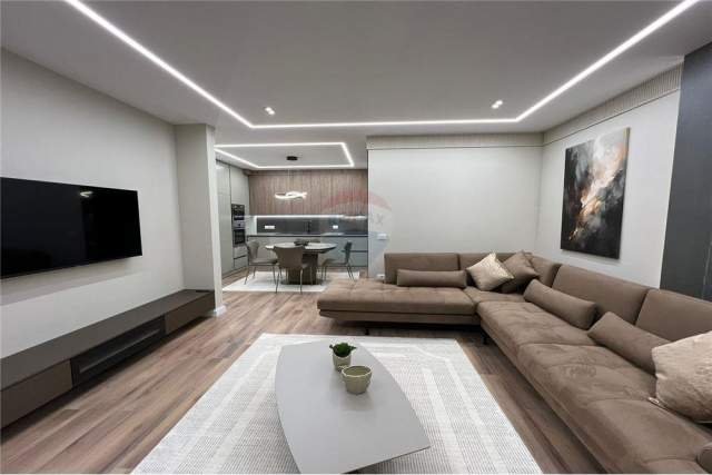 Tirane, jepet me qera apartament 2+1+A+BLK Kati 3, 116 m² 1 Euro (Rr. Kavajes)