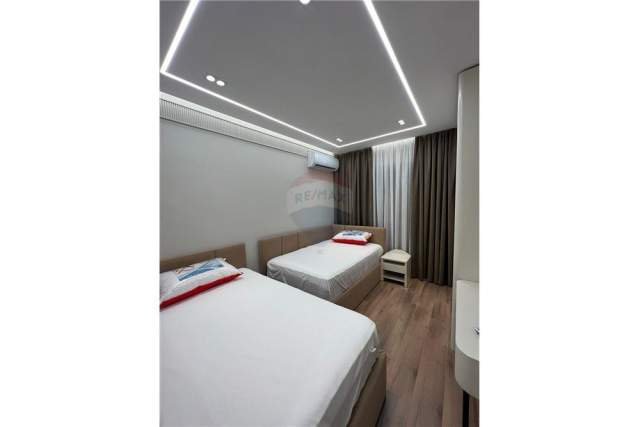 Tirane, jepet me qera apartament 2+1+A+BLK Kati 3, 116 m² 1 Euro (Rr. Kavajes)