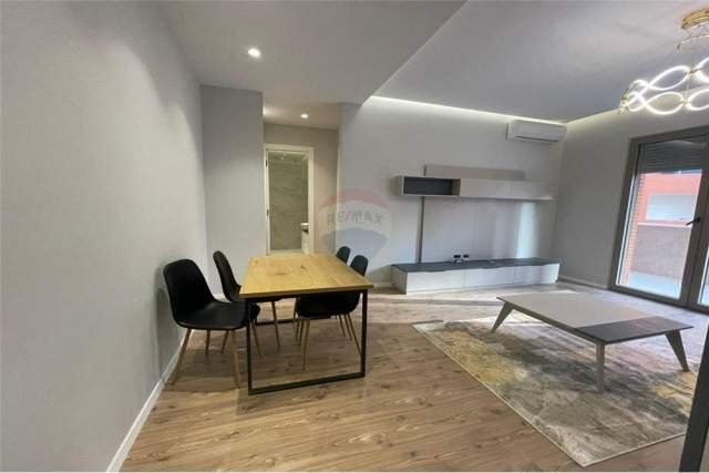 Tirane, shitet apartament 1+1 Kati 5, 78 m² (Rr. Kavajes)