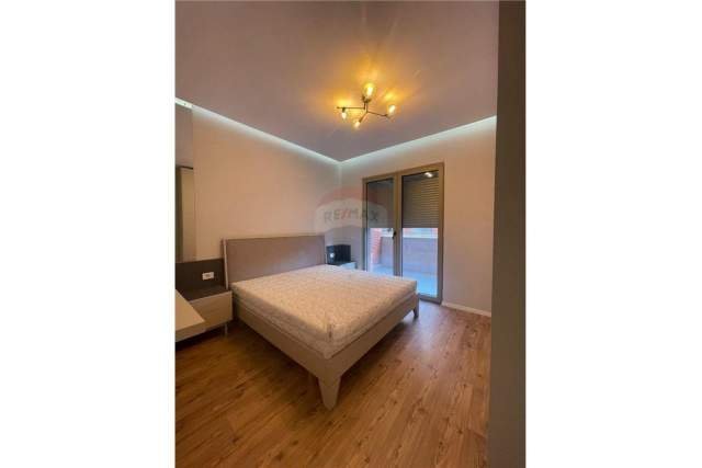 Tirane, shitet apartament 1+1 Kati 5, 78 m² (Rr. Kavajes)