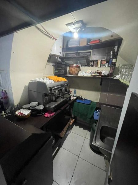 Tirane, jepet me qera lokal Kati 0, 82 m² 1.200 Euro (Stadiumi Selman Stermasi)