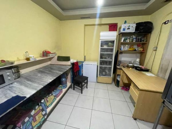 Tirane, jepet me qera lokal Kati 0, 82 m² 1.200 Euro (Stadiumi Selman Stermasi)