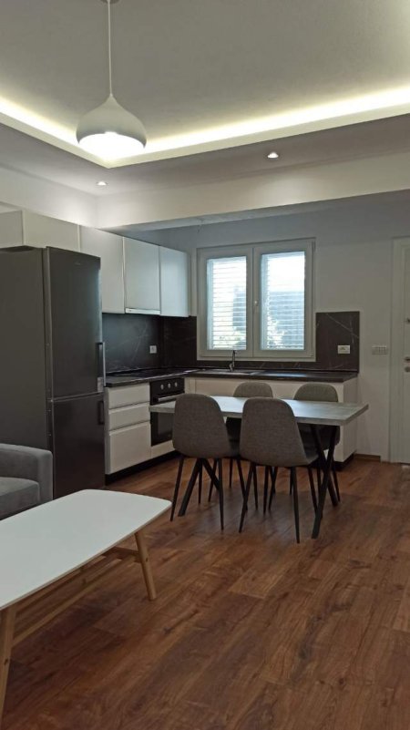 Tirane, jepet me qera apartament Kati 1, 72 m² 35.000 Leke (Ish Dogana prane Syri TV)