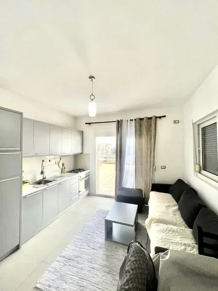 Tirane, jepet me qera apartament 1+1 95 m² 500 Euro (Pazari i Ri, Sheshi Avni Rustemi)