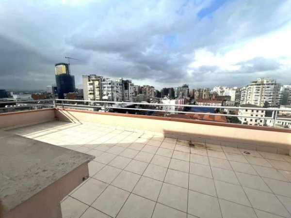 Tirane, jepet me qera apartament 1+1 95 m² 500 Euro (Pazari i Ri, Sheshi Avni Rustemi)