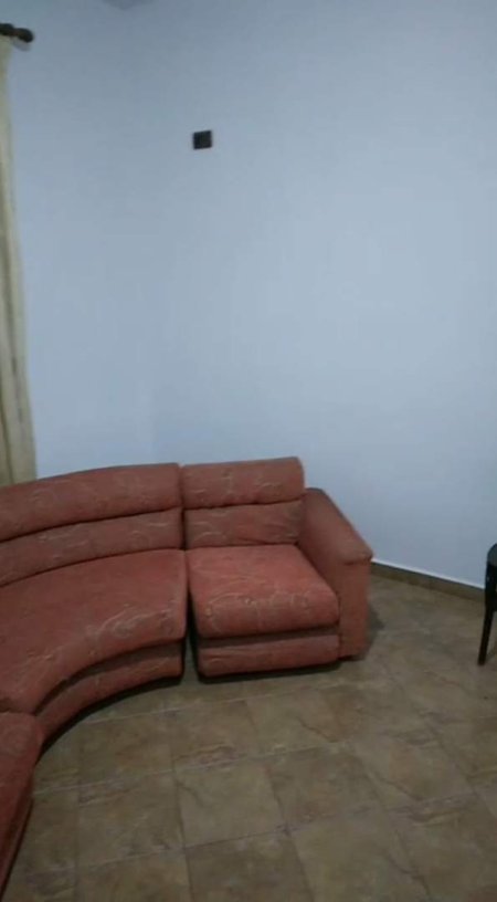 Tirane, jepet me qera apartament 2+1 Kati 3, 120 m² 500 Euro (Selite)