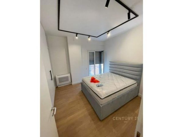 Tirane, jepet me qera apartament 100 m² 750 Euro (dibres)