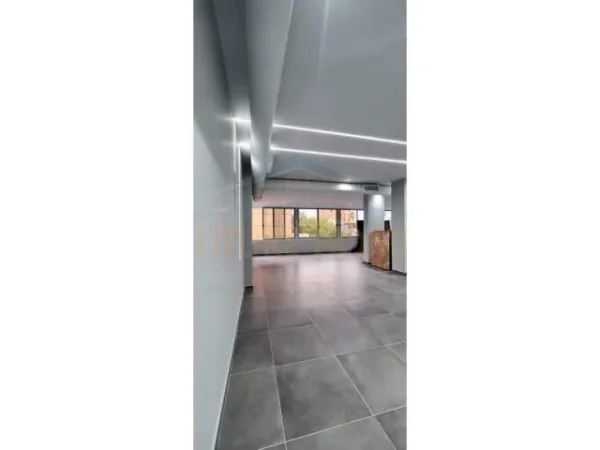 Tirane, jepet me qera garsonier 1+1 Kati 1, 650 Euro