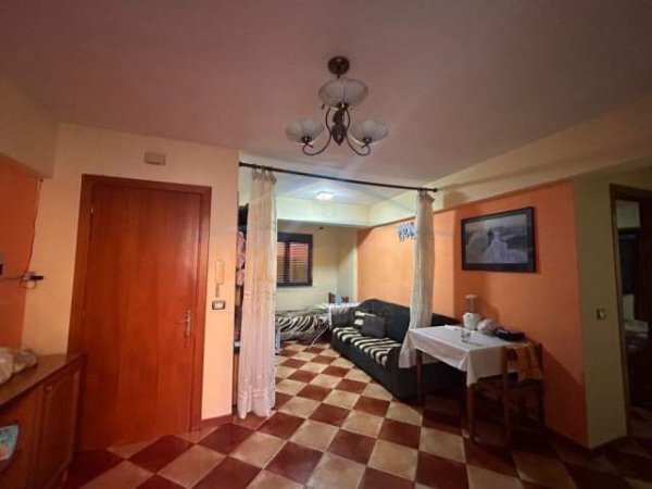 Tirane, shiten 2 Apartamente 1+1 Kati 5, 136 m² 208.600 Euro (Stacioni i Trenit)