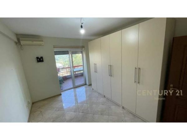 Tirane, jepet me qera apartament 2+1+BLK Kati 3, 105 m² 500 Euro (KOMPLEKSI COLOMBO)