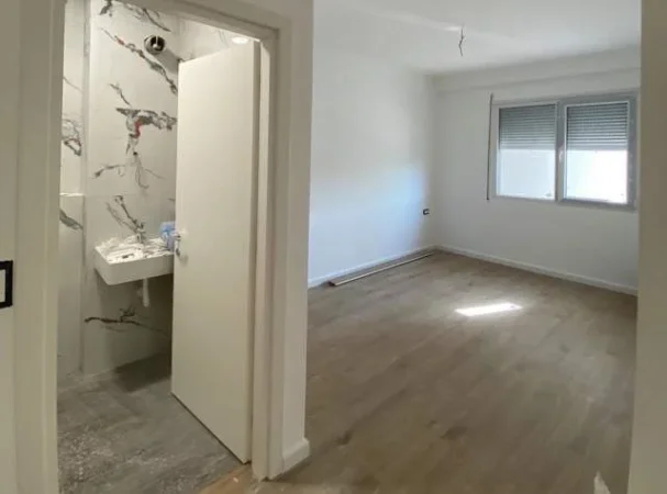 Tirane, jepet me qera apartament 3+1 Bosh/Mobiluar Kati 3, 110 m² 500 Euro (teodor keko)