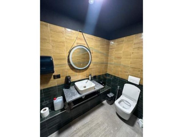 Tirane, jepet me qera ambjent biznesi Kati 0, 156 m² 1.200 Euro (Zogu i zi)