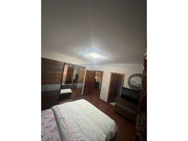 Tirane, jepet me qera apartament 3+1 Kati 9, 125 m² 700 Euro (Komuna e Parisit)