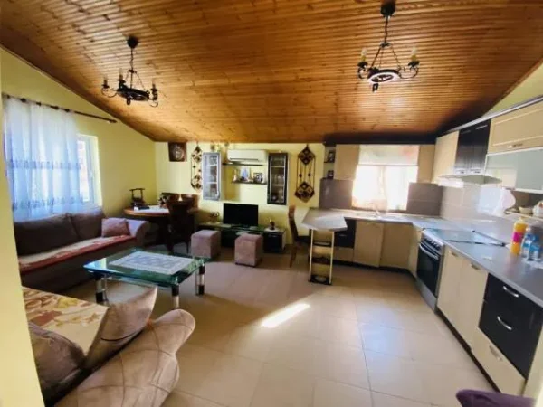 🏡 Shitet Vilë 2-Katëshe | Iliria – Plazh Durrës | Ideale për Banimi & Investim , 263 m² 250.000 Euro