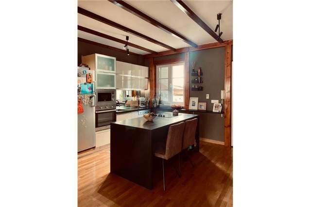 Tirane, jepet me qera Vile 4+1+A+BLK Kati 2, 180 m² 1.000 Euro (Rruga e Elbasanit)