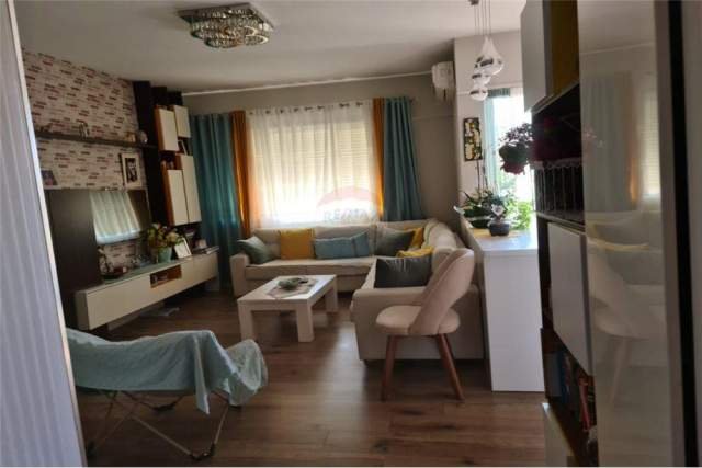 Tirane, jepet me qera apartament 2+1+BLK Kati 6, 90 m² 900 Euro (Komuna e Parisit)