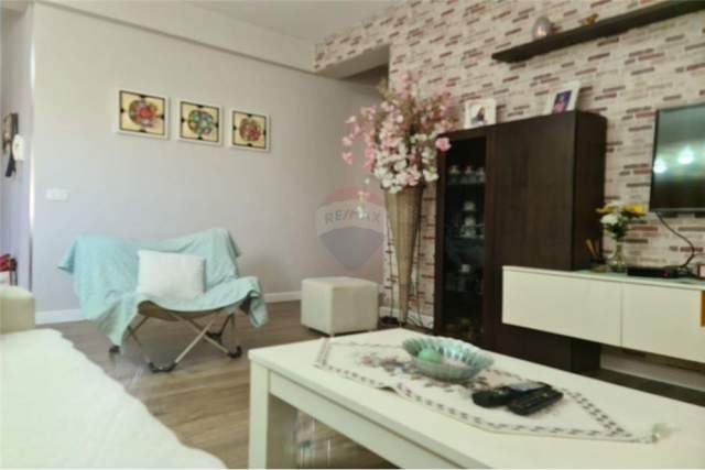 Tirane, jepet me qera apartament 2+1+BLK Kati 6, 90 m² 900 Euro (Komuna e Parisit)
