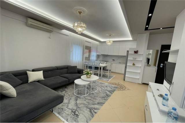 Tirane, jepet me qera apartament 1+1 Kati 3, 65 m² 500 Euro (Liqeni i Thate)
