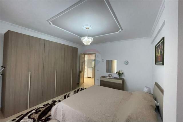 Tirane, jepet me qera apartament 1+1 Kati 3, 65 m² 500 Euro (Liqeni i Thate)