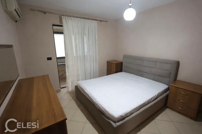 Tirane, jepet me qera apartament 2+1 Kati 2, 69 m² 550 € (BRRYLI)