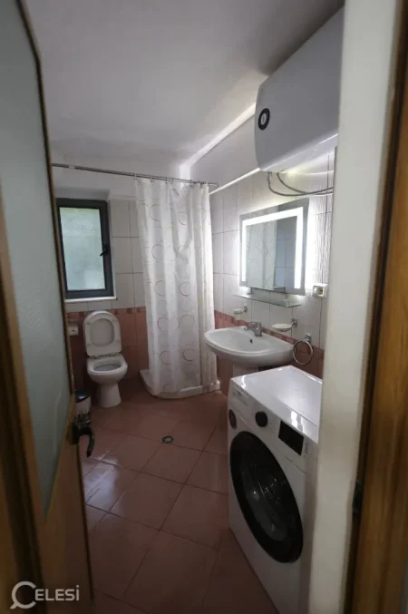Tirane, jepet me qera apartament 2+1 Kati 2, 69 m² 550 € (BRRYLI)