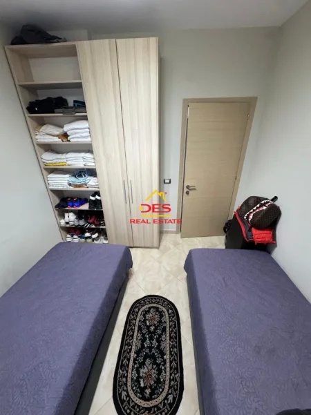 Vlore, jepet me qera apartament 2+1+Ballkon Kati 3, 90 m² 600 € (Rruga Dhimitër Konomi)