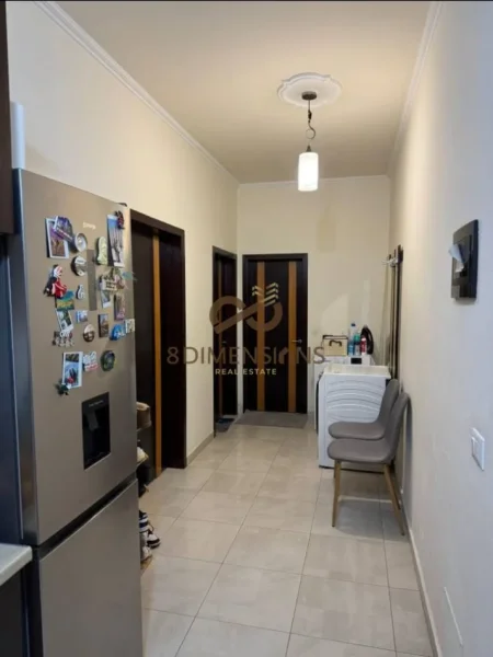Tirane, jepet me qera apartament 1+1 Kati 4, 66 m² 650 € (selite)