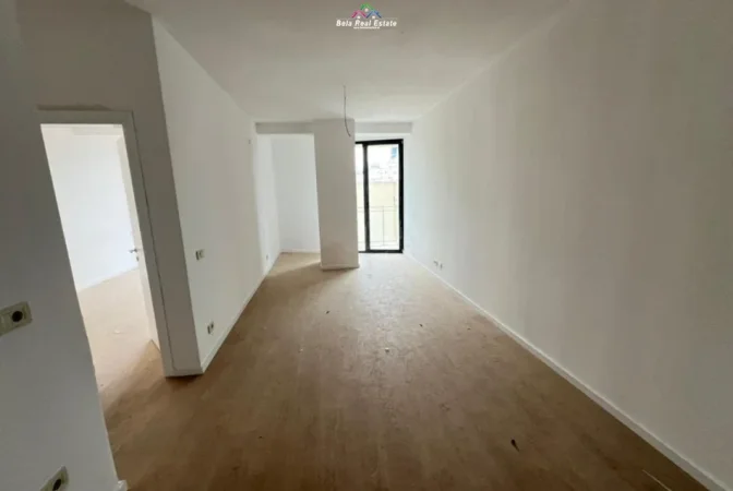 Tirane, jepet me qera zyre Kati 3, 70 m² 650 € (mine peza)