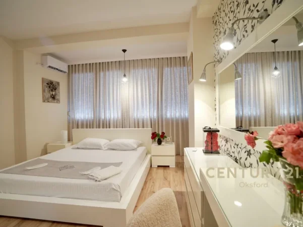 Tirane, jepet me qera apartament 2+1 Kati 6, 128 m² 1.000 € (komuna e parisit medar shtylla)