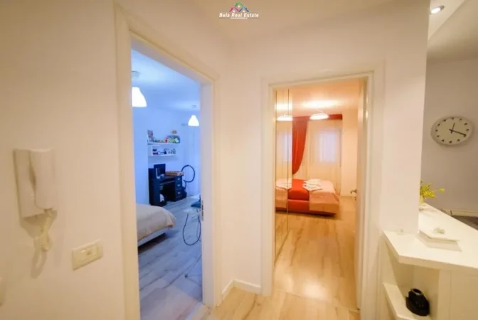 Tirane, jepet me qera apartament Kati 5, 105 m² 900 € (BRRYLI)