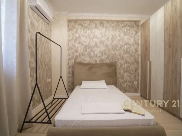 Tirane, jepet me qera apartament 2+1+Ballkon Kati 6, 128 m² 1.000 € 