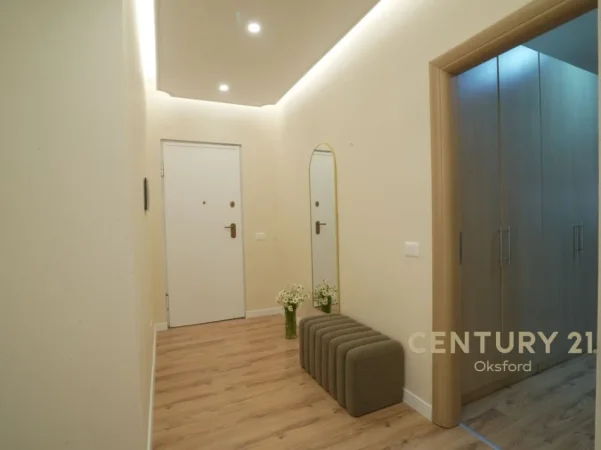Tirane, jepet me qera apartament 2+1+Ballkon Kati 6, 128 m² 1.000 € 