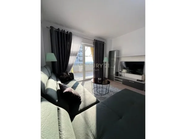 Tirane, jepet me qera apartament 2+1+Ballkon Kati 8, 115 m² 700 € (5 maji)