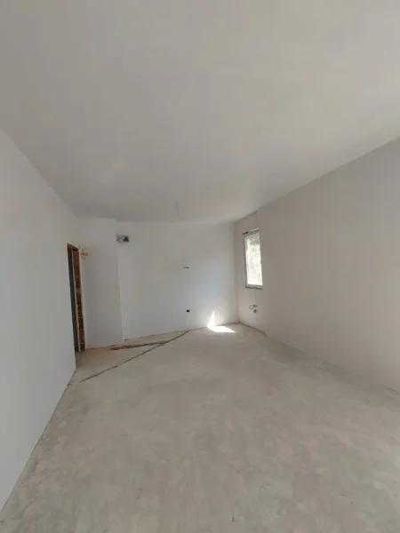 Tirane, shitet apartament 2+1 Kati 1, 106 m² 212.000 € (Liqeni i Thatë)