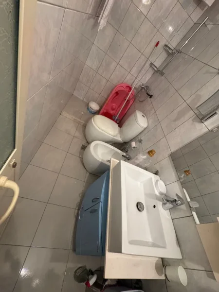 Tirane, jepet me qera apartament 2+1 Kati 4, 103 m² 500 € (xhamlliku)