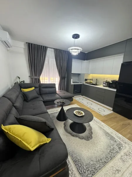 Tirane, shitet apartament 1+1 Kati 3, 50 m² 120.000 € (Xhamia Selit)