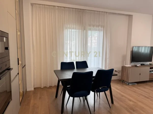 Tirane, shitet apartament 2+1+Ballkon Kati 5, 105 m² 280.000 € (kodra e diellit)