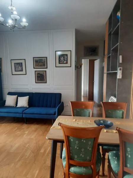 Tirane, jap me qera apartament 2+1+Aneks+Ballkon Kati 5, 100 m² 700 € (Rruga barrigadave)
