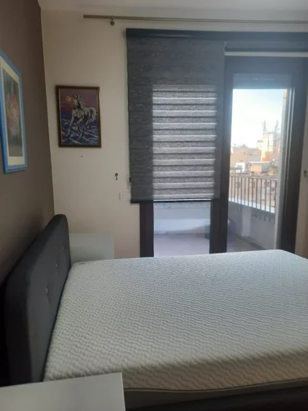 Tirane, jap me qera apartament 2+1+Aneks+Ballkon Kati 5, 100 m² 700 € (Rruga barrigadave)