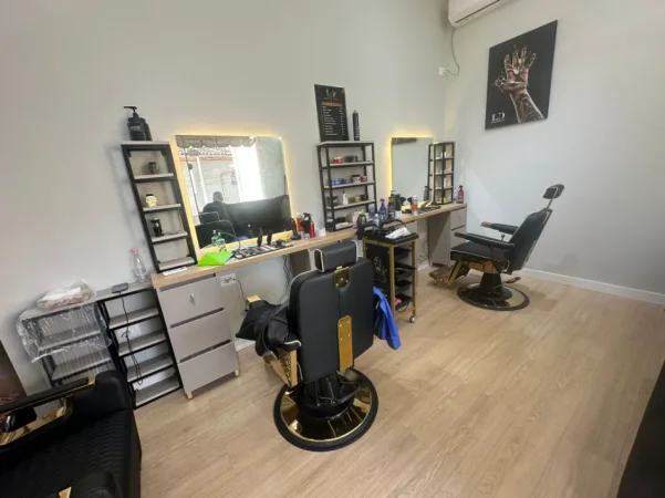 Tirane, shitet dyqan Kati 0, 24 m² 145.000 € (Rruga e Barrikadave)