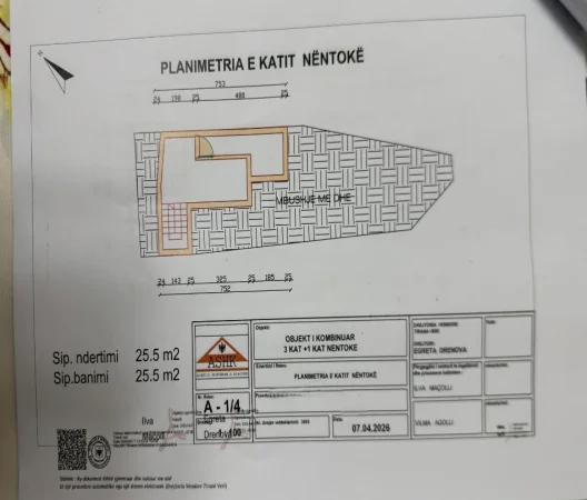 Tirane, jap me qera aktivitet biznesi Kati 2, 275 m² 2.700 € (Sheshi Shqiponja)