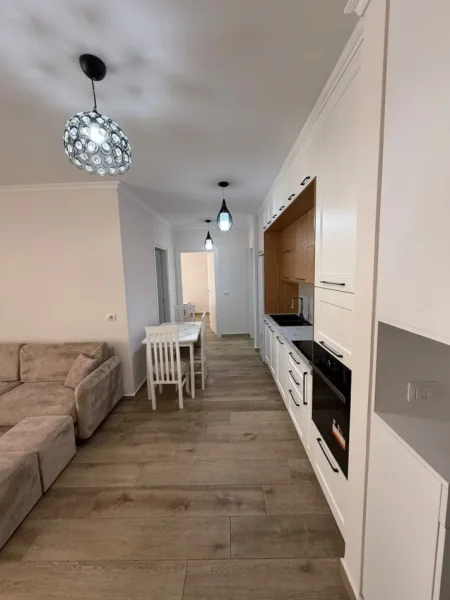 Tirane, jepet me qera apartament 2+1 Kati 4, 95 m² 830 € (Rruga Don Bosko)