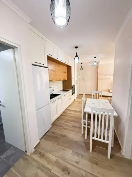 Tirane, jepet me qera apartament 2+1 Kati 4, 95 m² 830 € (Rruga Don Bosko)