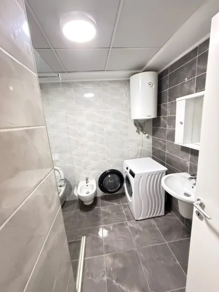 Tirane, jepet me qera apartament 2+1 Kati 4, 95 m² 830 € (Rruga Don Bosko)