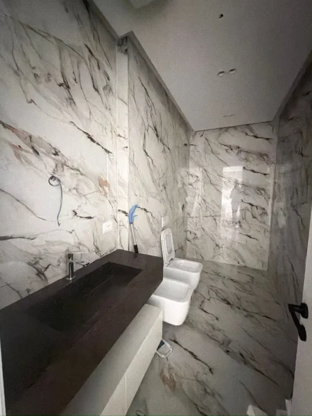 Tirane, jepet me qera apartament Vile 2 Katshe , 4.500 € 