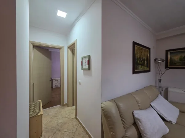 Shqiperi, jepet me qera apartament 1+1+Ballkon Kati 4, 67 m² 500 € (Rruga shkelqim Fusha)