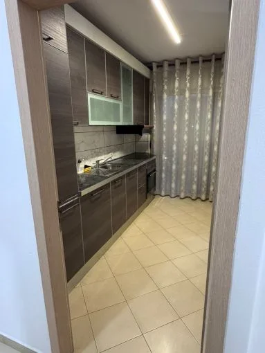 Tirane, jepet me qera apartament 2+1+Aneks+Ballkon Kati 3, 100 m² 500 € (Kashar)