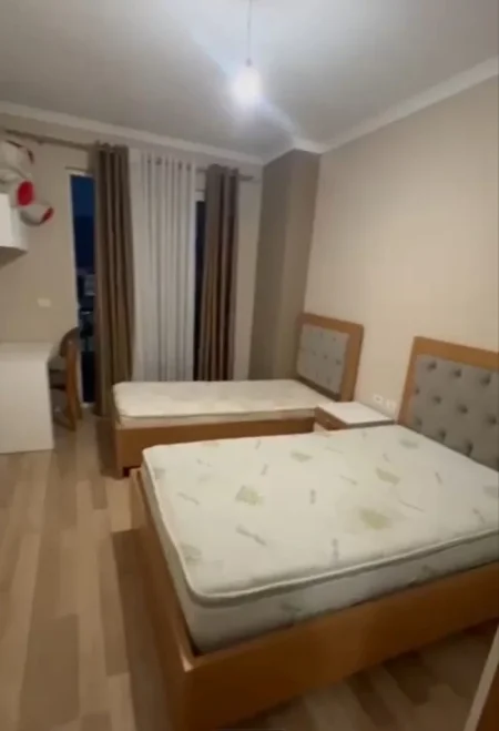 Tirane, jepet me qera apartament 2+1 Kati 6, 100 m² 400 € (Kamëz)