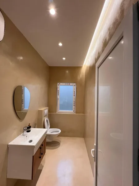 Tirane, jepet me qera ambjent biznesi Kati 0, 150 m² 1.800 € (Liqeni i Thatë)