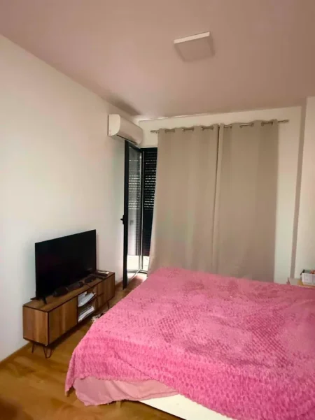 Tirane, jepet me qera 1+1 , 